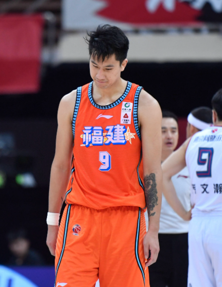 福建队逆袭登顶，发挥出色稳居不败之地的简单介绍