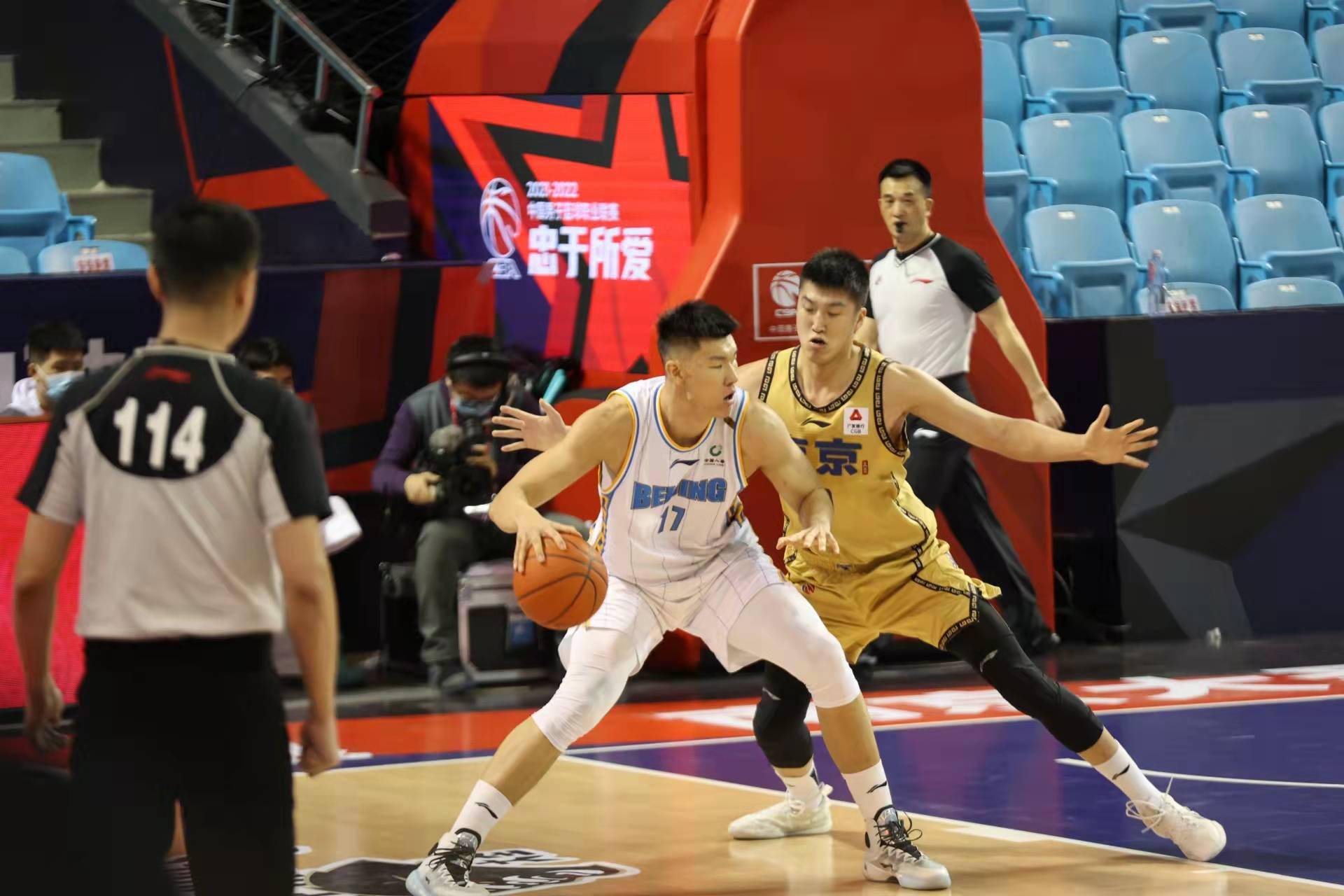关于北京首钢重逢冤家，大胜对手，夺冠在望的信息